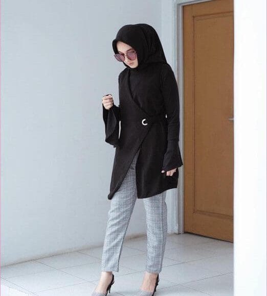 Fashion Wanita Karir Berhijab