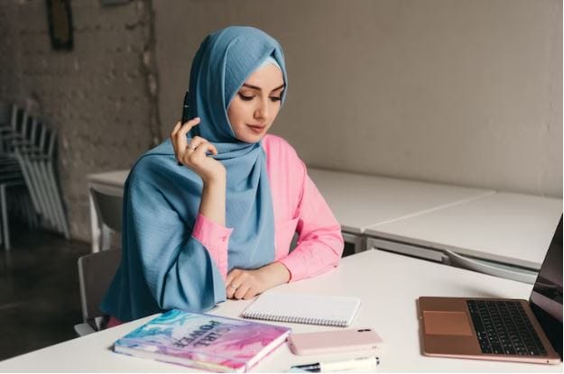 pakaian kantor muslimah