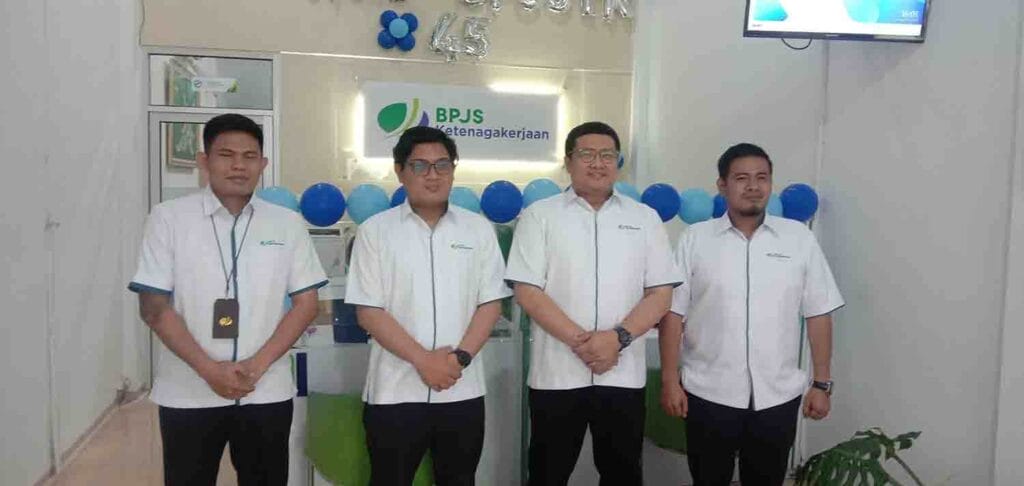 seragam BPJS ketenagakerjaan